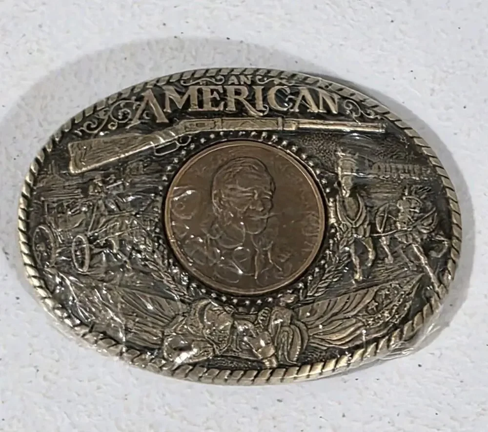 JOHN WAYNE AN AMERICAN COMMEMORATIVE Solid Brass Belt Buckle NEW first Edition